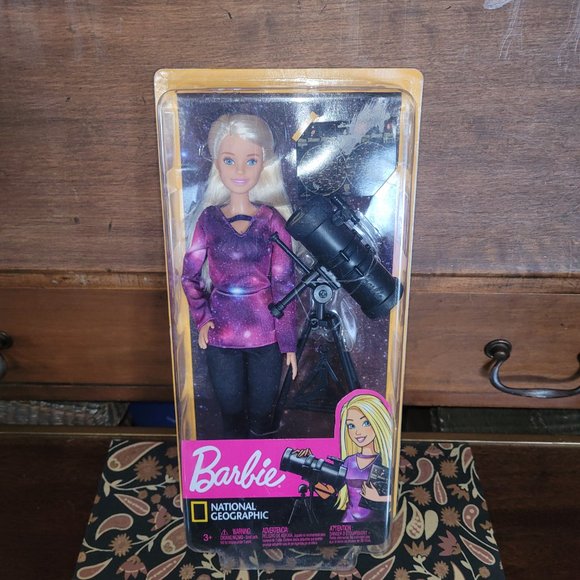 Barbie National Geographic 2018 Barbie New - Picture 3 of 17